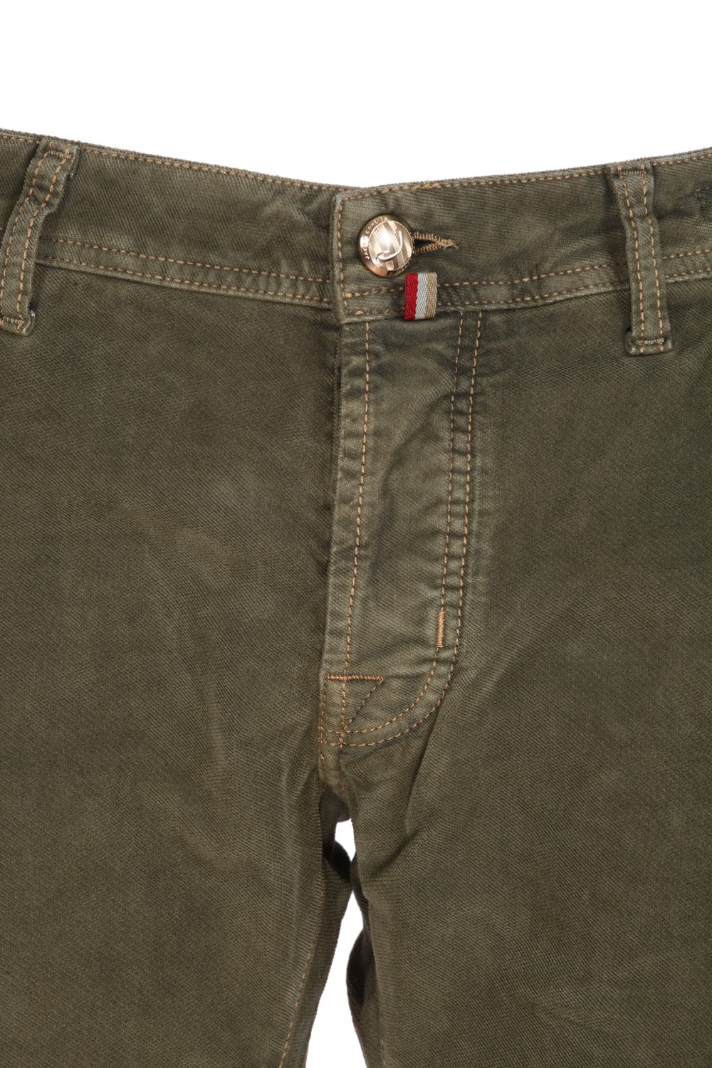 shop JACOB COHEN Sales Jeans: Jacob Cohen jeans elasticizzato, modello Leonard.
Tasche all' americana.
Tasche posteriori con ricamo e fazzoletto.
Chiusura con bottoni.
Patch in cavallino.
Composizione: 98% Cotone 2% Elastan.
Fabbricato in Italia.. LEONARD S3642-R42 number 4163390